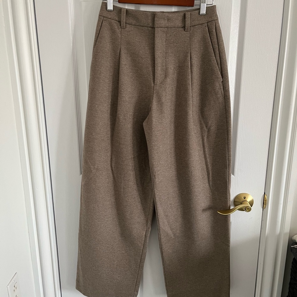 Comptoir Des Cotonniers Wide-Leg Pleated Trousers in Taupe - Picture 6 of 13